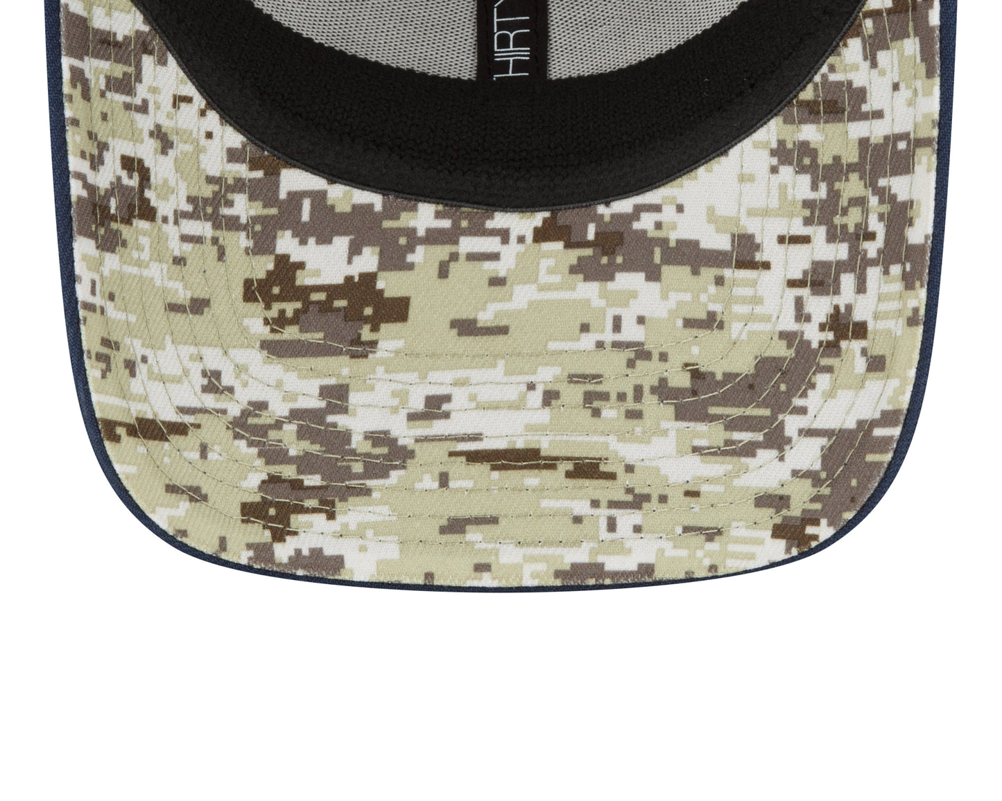 Men's Tennessee Titans New Era Black 2022 Salute to Service 39THIRTY Flex Hat