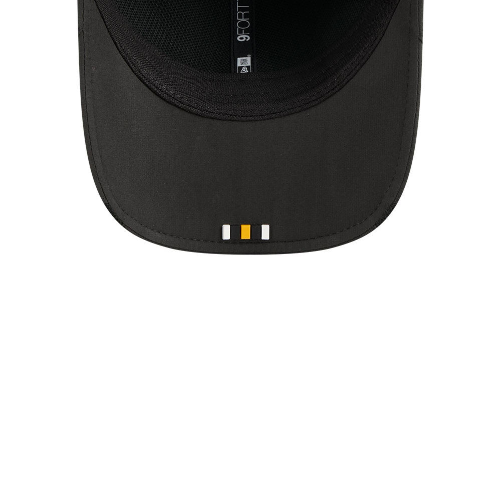 Men's Pittsburgh Steelers New Era Black 2025 NFL Primary Logo Sideline Heat 9FORTY M-Crown Adjustable Hat
