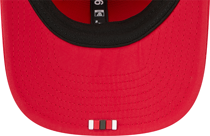 Men's Tampa Bay Buccaneers New Era Red 2025 Sideline 9SEVENTY Trucker Adjustable Hat