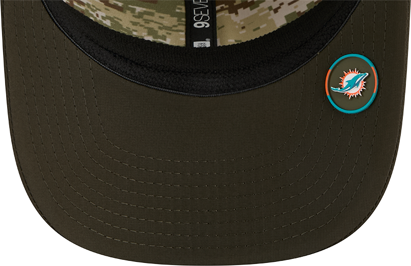Men's Miami Dolphins New Era Green 2025 Salute To Service Sideline 9SEVENTY Trucker Adjustable Hat