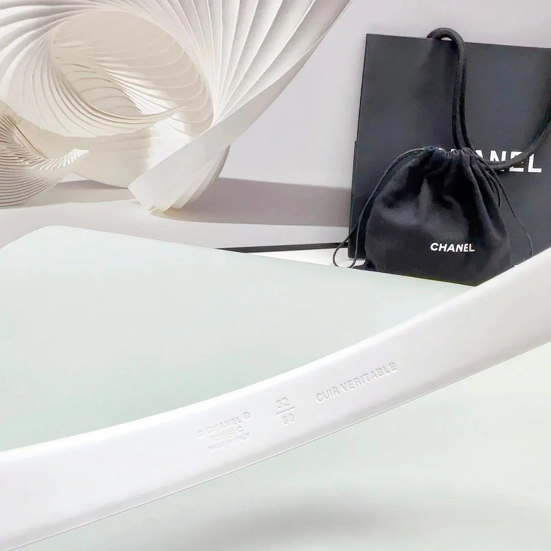 CC 30MM BELT IN WHITE SMOOTH CALFSKIN METAL HARDWARE
