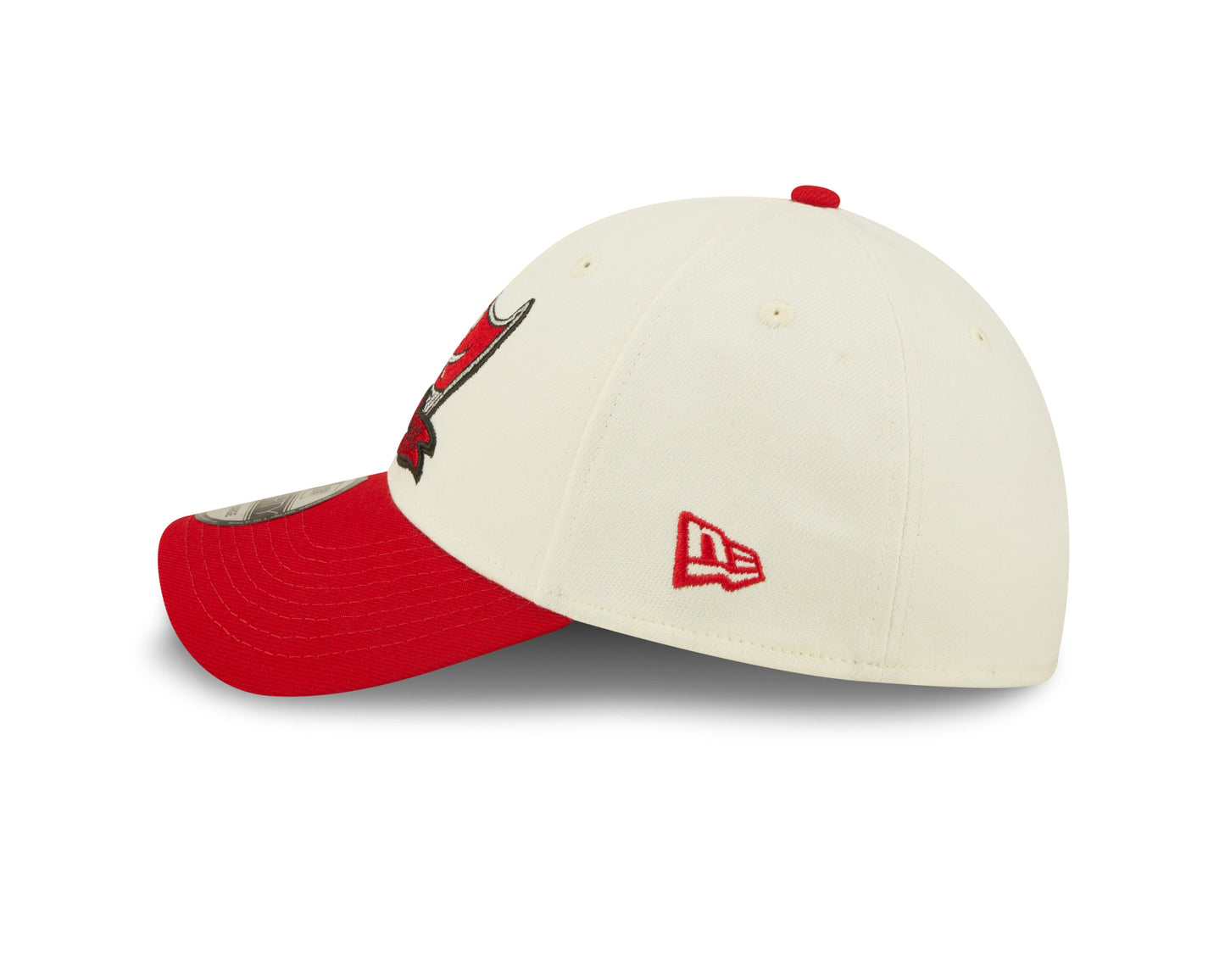 Men's Tampa Bay Buccaneers New Era Cream/Red 2022 Sideline 39THIRTY Flex Hat