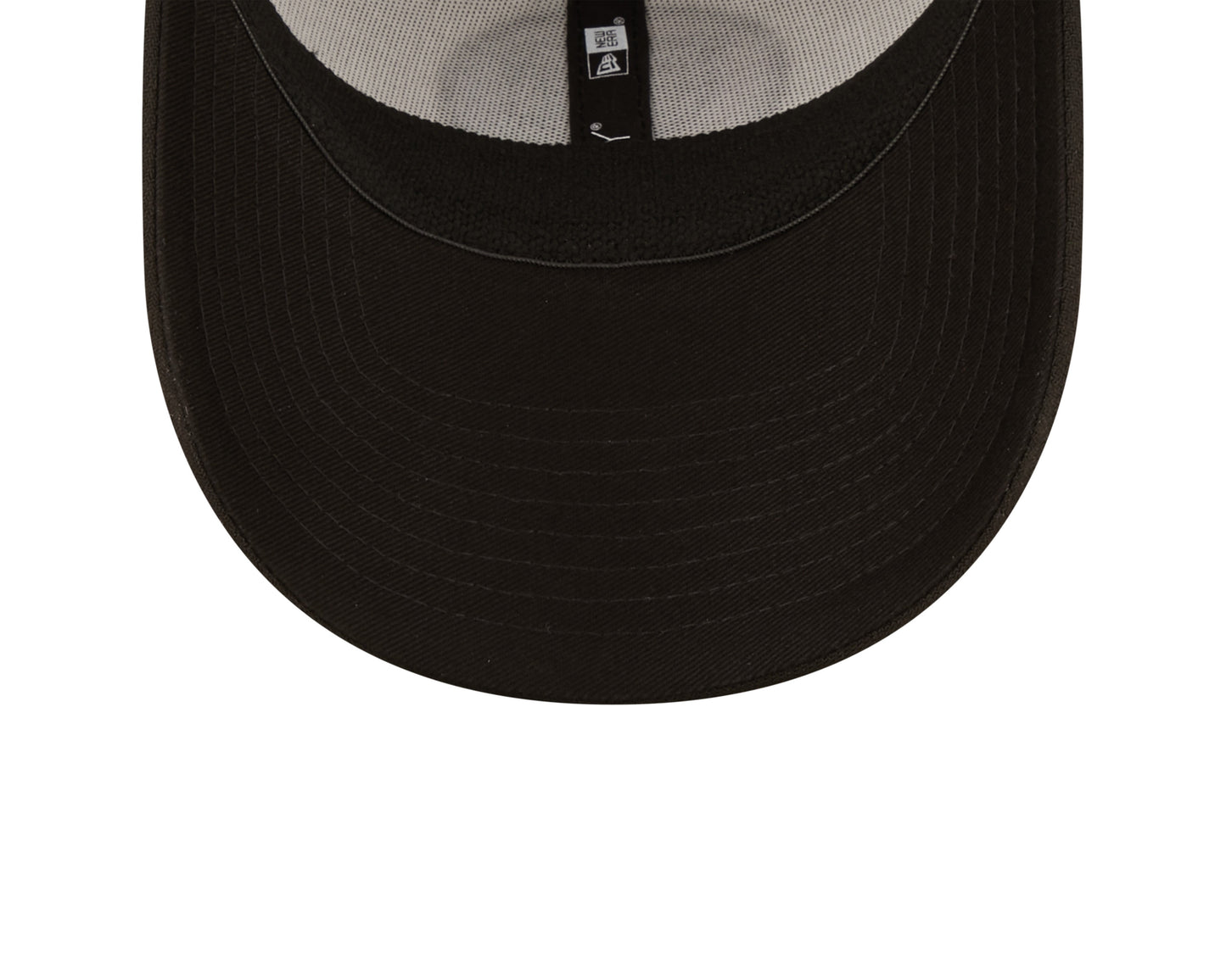 Men's Chicago Bears New Era Crucial Catch 2022 NFL Coaches Sideline Mascot Logo White/Black 39THIRTY Flex Hat
