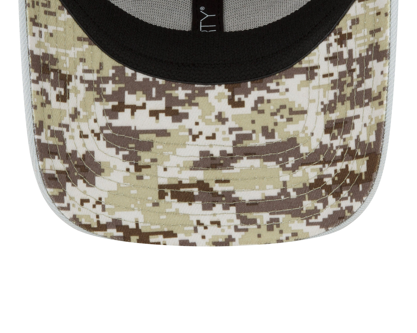 Men's Las Vegas Raiders New Era Black 2022 Salute to Service 39THIRTY Flex Hat