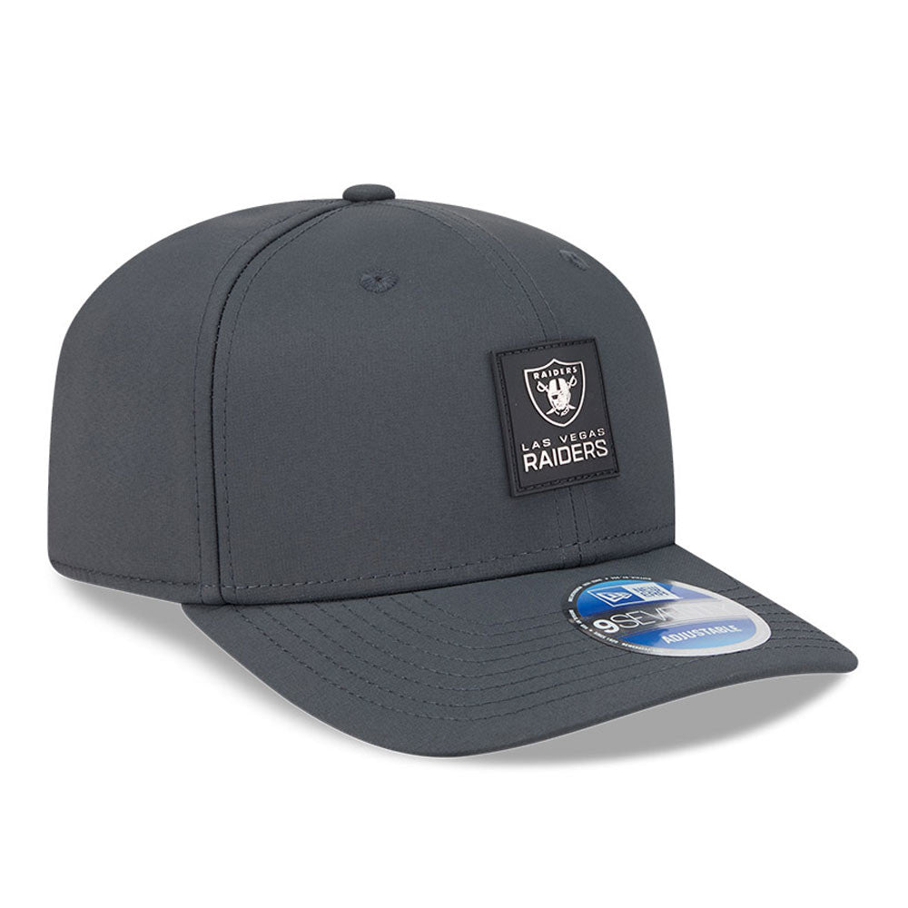 Men's Las Vegas Raiders New Era Graphite 2025 Sideline 9SEVENTY Cold Adjustable Hat
