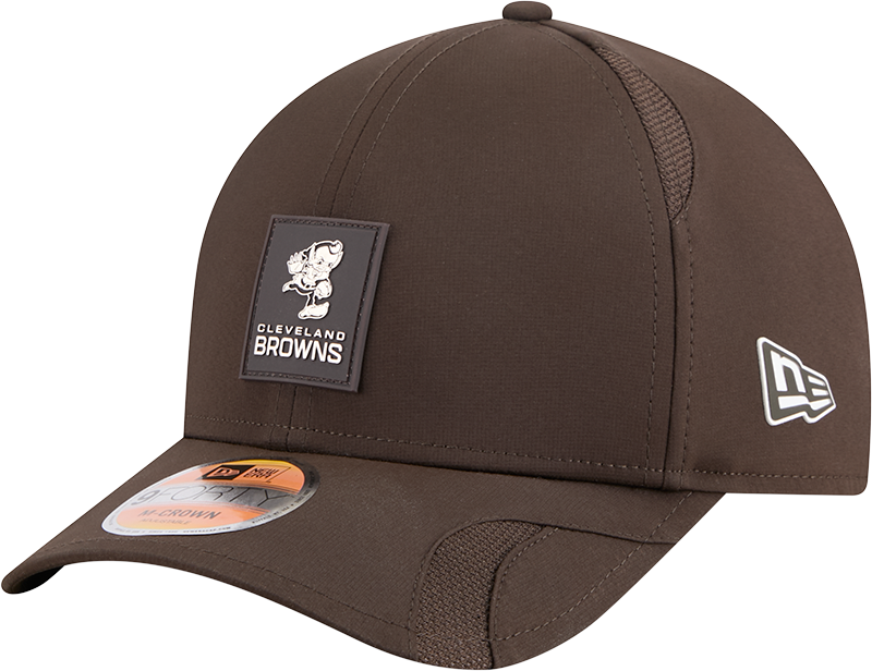 Men's Cleveland Browns New Era Brown 2025 NFL Sideline Heat 9FORTY M-Crown Adjustable Hat