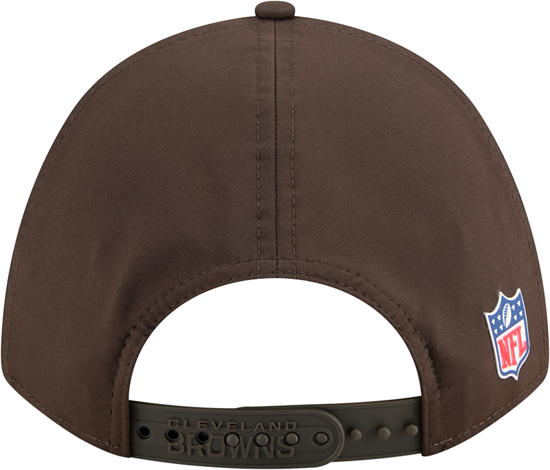 Men's Cleveland Browns New Era Brown 2025 NFL Sideline Heat 9FORTY M-Crown Adjustable Hat
