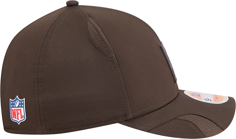 Men's Cleveland Browns New Era Brown 2025 NFL Sideline Heat 9FORTY M-Crown Adjustable Hat