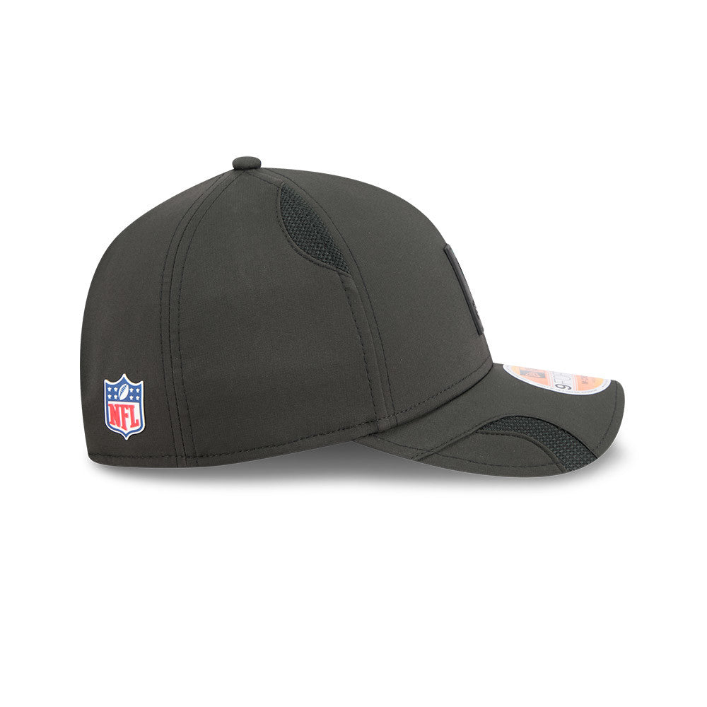 Men's Las Vegas Raiders New Era Black 2025 NFL Primary Logo Sideline Heat 9FORTY M-Crown Adjustable Hat