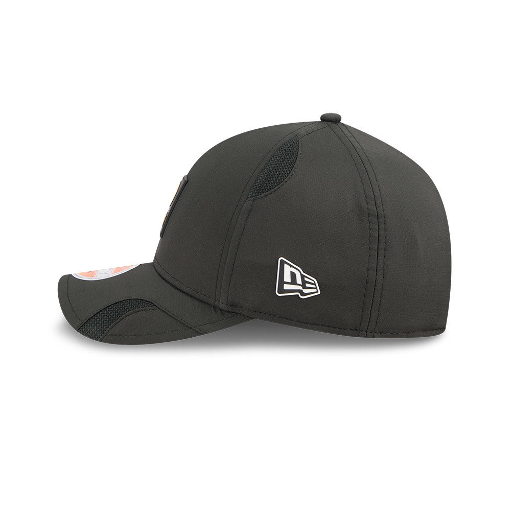 Men's Pittsburgh Steelers New Era Black 2025 NFL Primary Logo Sideline Heat 9FORTY M-Crown Adjustable Hat
