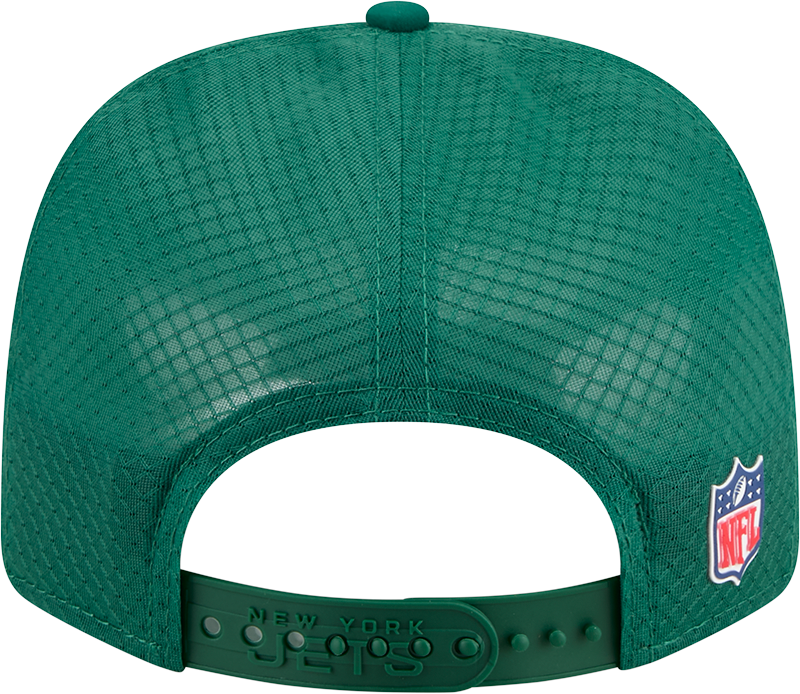 Men's New York Jets New Era Green 2025 Sideline 9SEVENTY Trucker Adjustable Hat