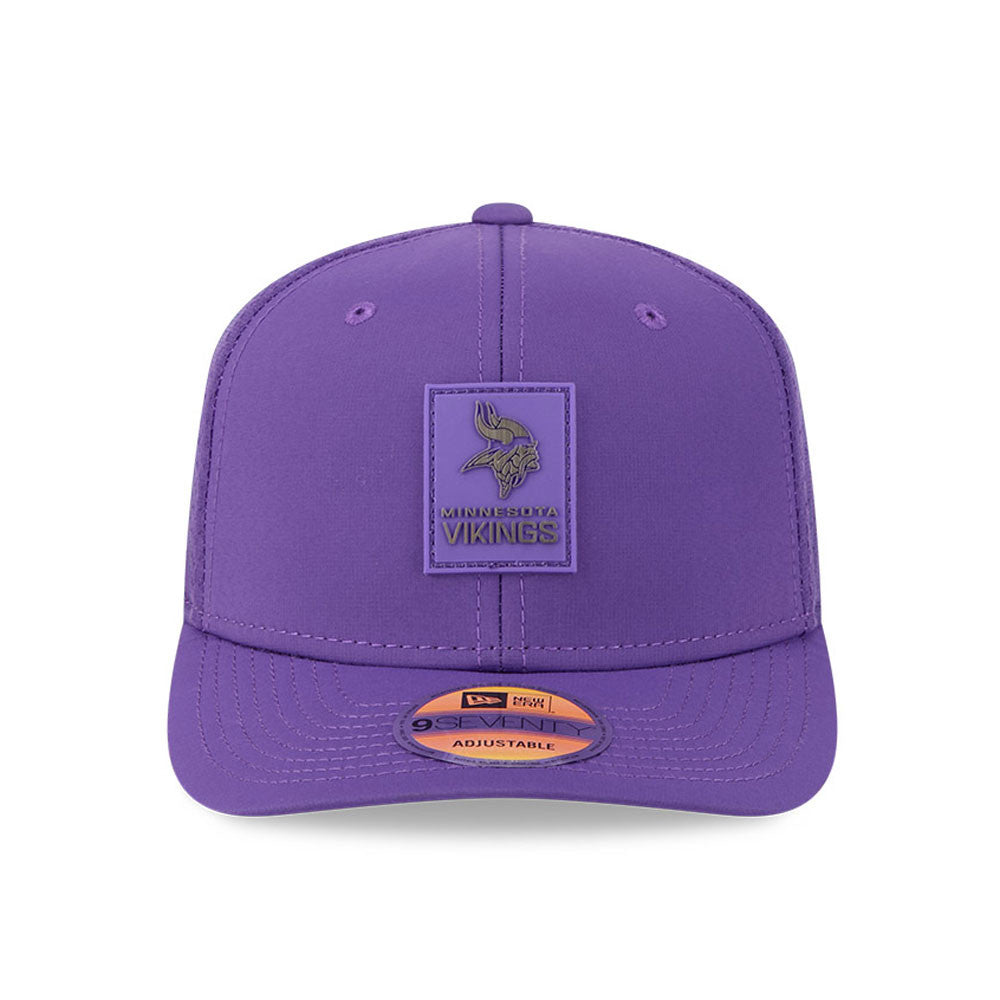 Men's Minnesota Vikings New Era Purple 2025 NFL Sideline Heat 9SEVENTY Adjustable Hat