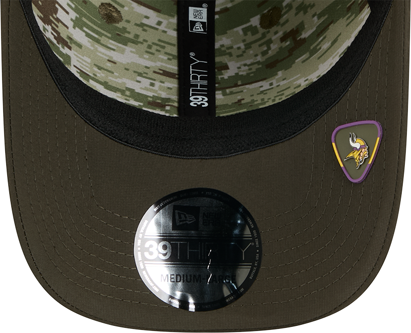 Men's Minnesota Vikings New Era Green 2025 Salute to Service 39THIRTY Flex Hat
