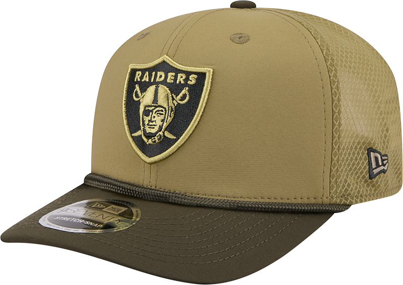 Men's Las Vegas Raiders New Era Green 2025 Salute To Service Sideline 9SEVENTY Trucker Adjustable Hat