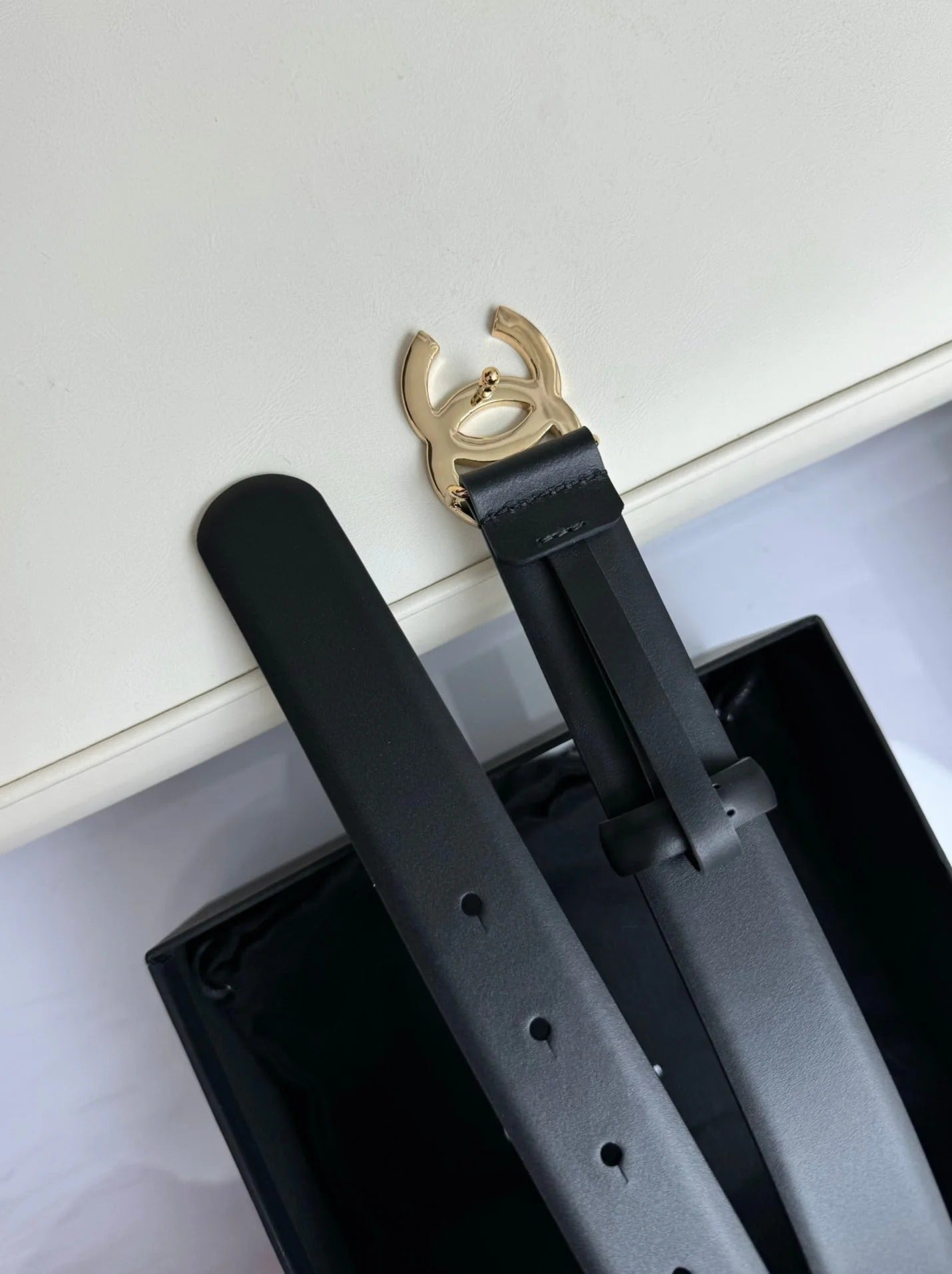 CC BELT 30MM IN BLACK SMOOTH CALFSKIN GOLD HARDWARE ATTACH RHINSTONES