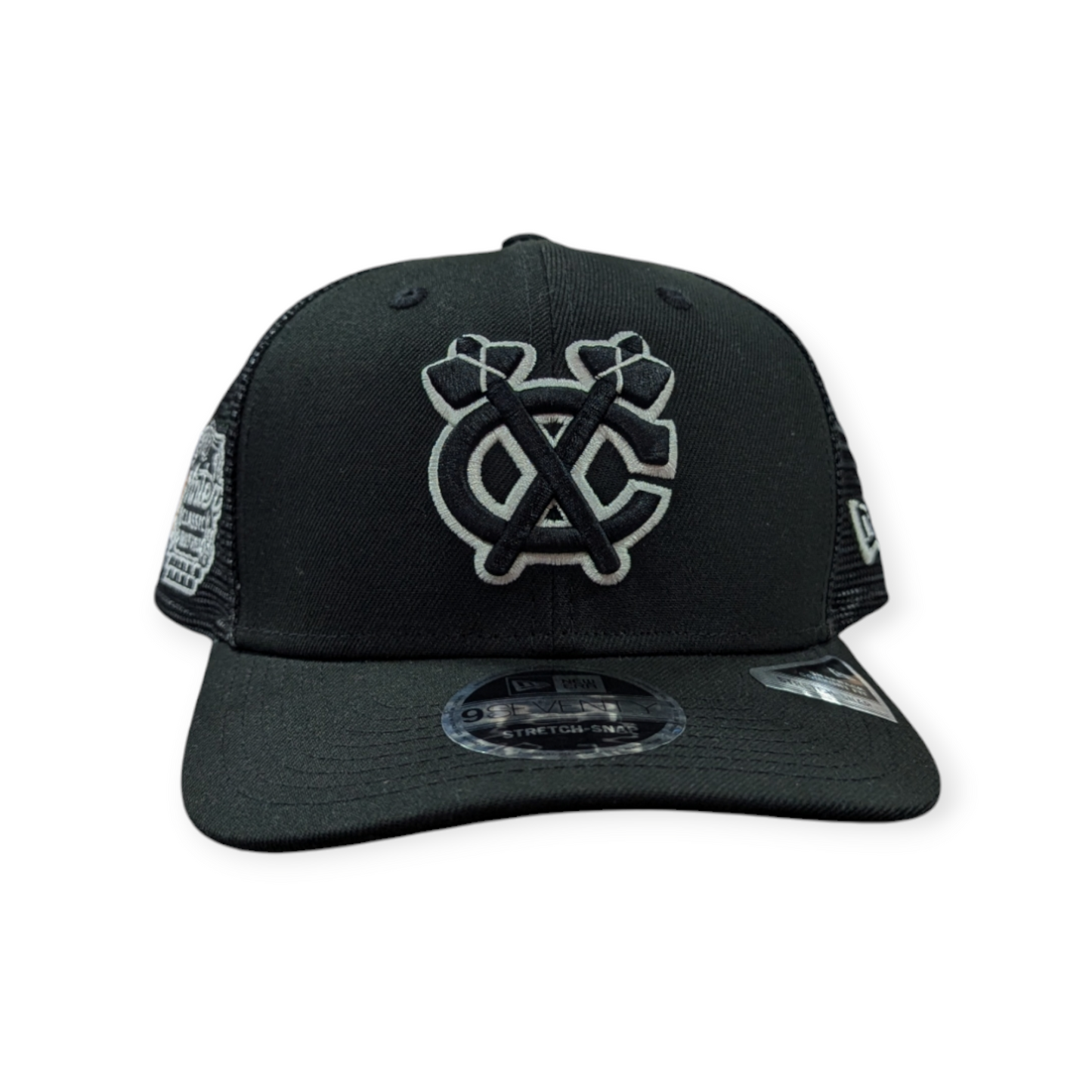 Men's Chicago Blackhawks New Era Black 2025 Winter Classic Tomahawk Logo  9SEVENTY Trucker Hat