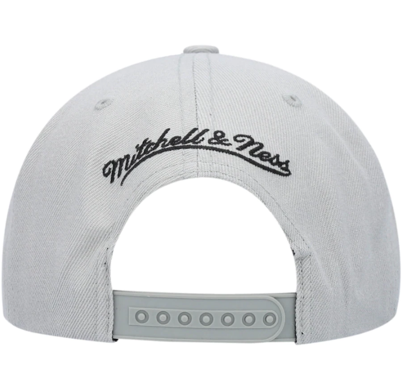 Mens NBA San Antonio Spurs Silver/Black Wool 2 Tone Snapback Hat By Mitchell And Ness