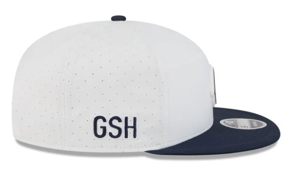 Men's Chicago Bears New Era White/Navy Secondary Logo 2025 NFL Training Camp Split Panel 9FIFTY Snapback Hat
