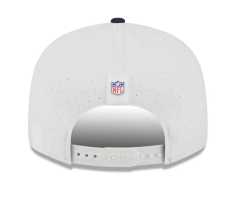 Men's Chicago Bears New Era White/Navy Secondary Logo 2025 NFL Training Camp Split Panel 9FIFTY Snapback Hat