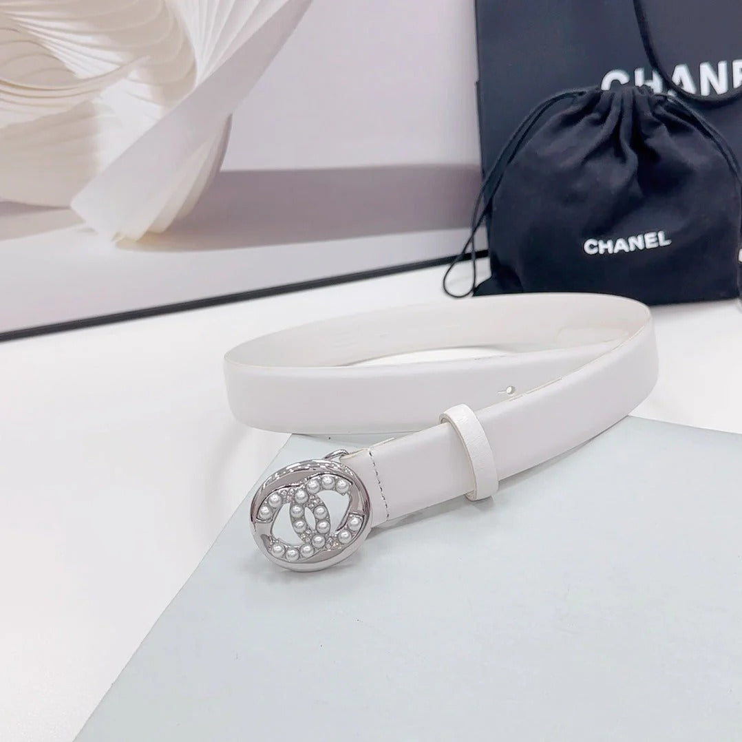 CC 30MM BELT IN WHITE CALFSKIN SILVER HARDWARE ATTACH PEARLS