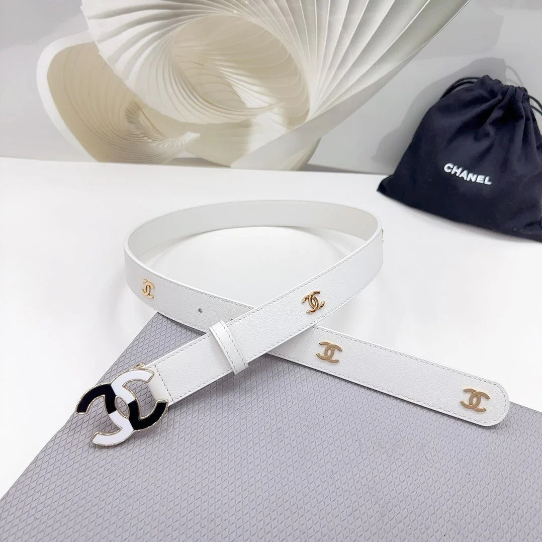 CC BELT 30 MM WHITE CALFSKIN GOLD HARDWARE WITH WHITE MIX BLACK LOGO