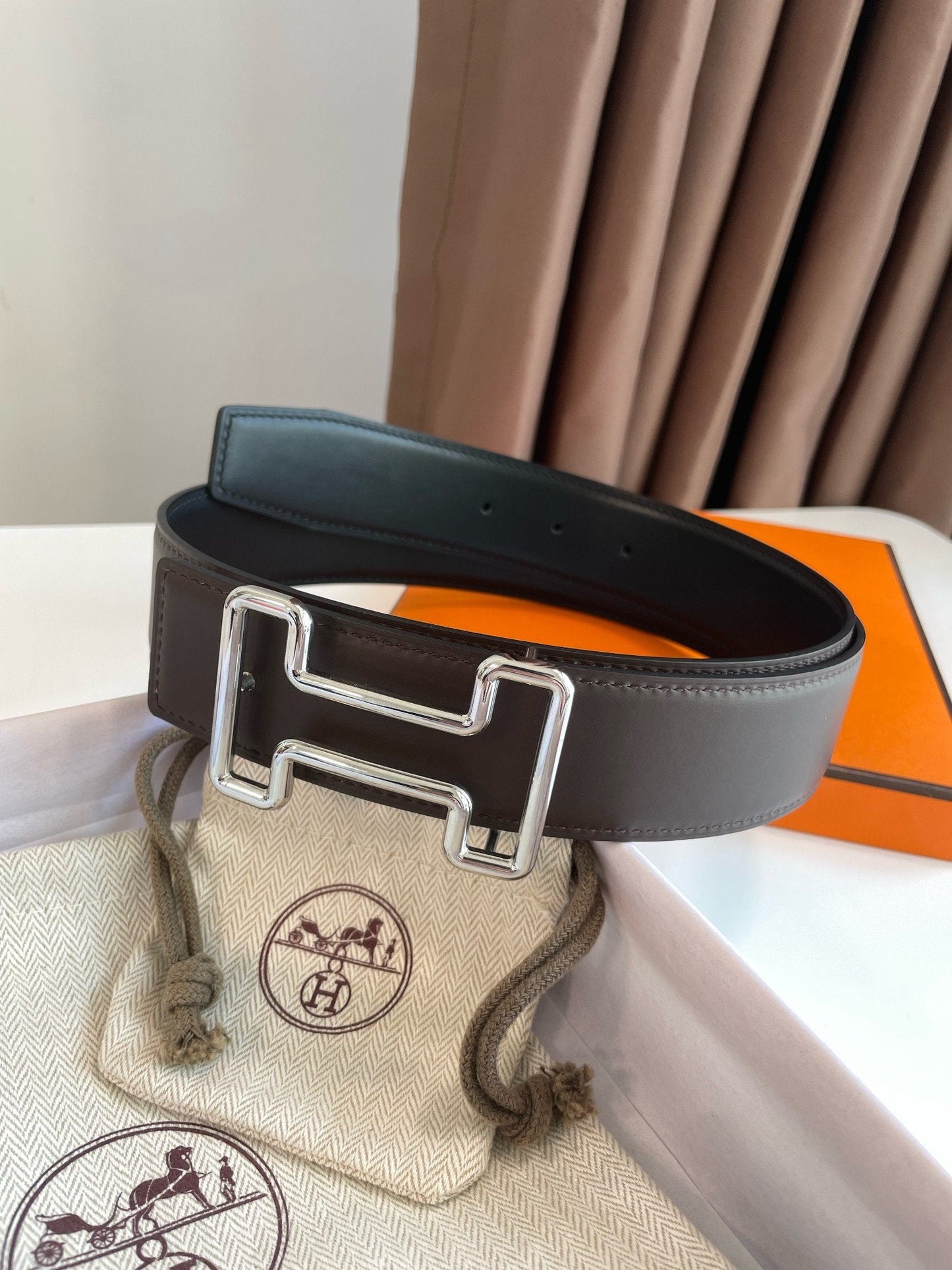 H TONIGHT BELT 38MM SILVER BUCKLE BLACK GRAPHITE LEATHER