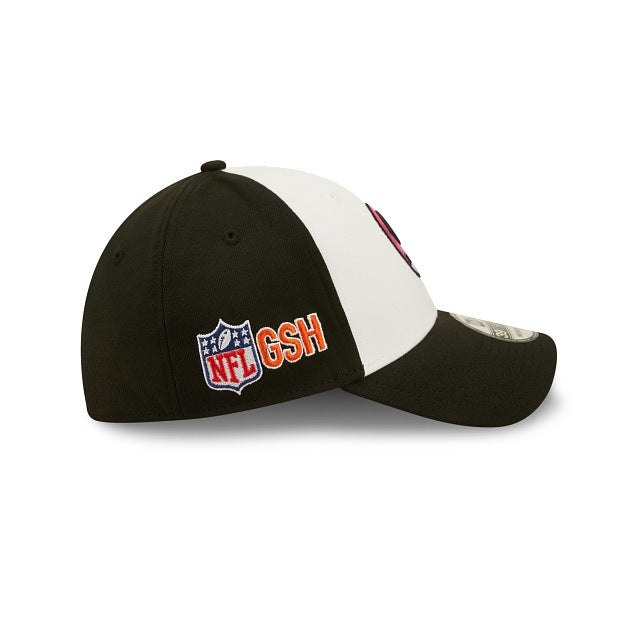 Men's Chicago Bears New Era Crucial Catch 2022 NFL Coaches Sideline Primary Logo White/Black 39THIRTY Flex Hat