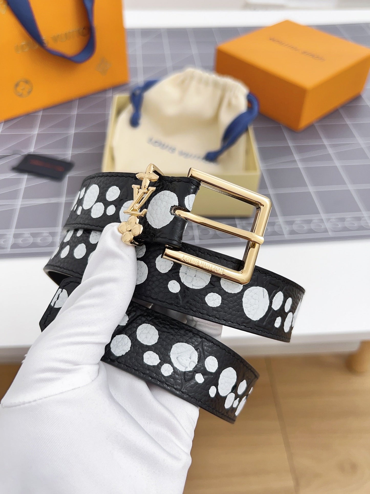 LV Bloom 30mm Belt Gold Buckle Black White Leather